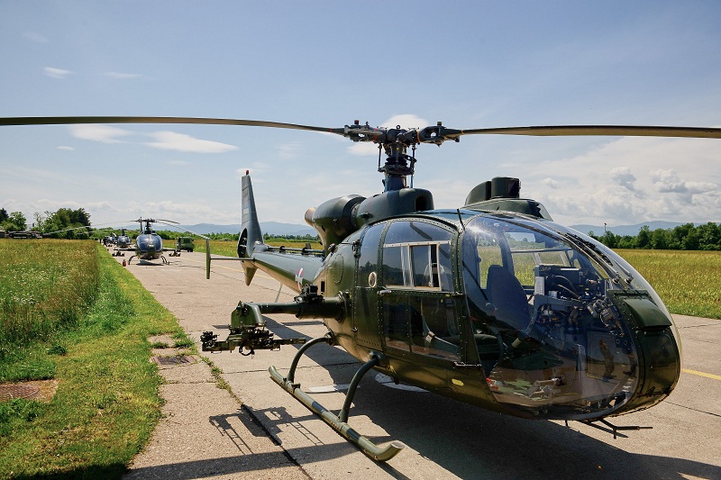 Letačka obuka kadeta 140. klase Vojne akademije na vojnom aerodromu Morava u Lađevcima kod Kraljeva