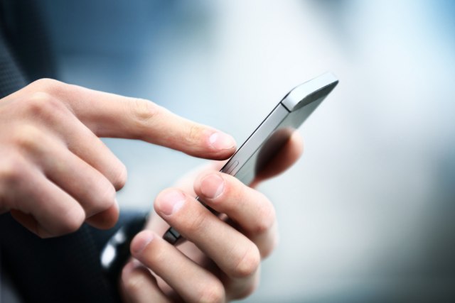 Leto može da bude pogubno za vaš telefon: Sačuvajte ga od pregrevanja