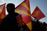 Lider VMRO napustio sednicu parlamenta, ispred protest