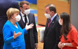 
					Lideri EU i dalje tragaju za kompromisom o budžetu i fondu za oporavak 
					
									