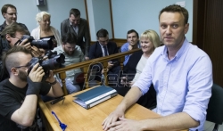 Lideru ruske opozicije Navaljnom smanjena zatvorska kazna (VIDEO)