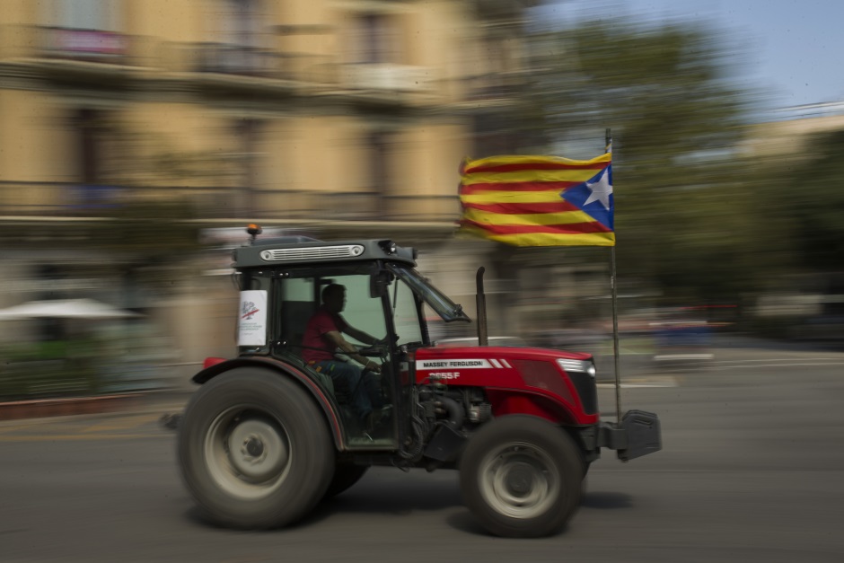 Zastava Katalonije u Novom Sadu, Čanak u Barseloni