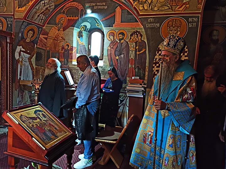 Liturgijsko sabranje u manastiru Bliškova, osveštan konak i freskopis monaške trpezarije