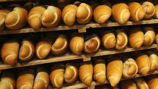 Ljajić: Država će morati da ukine uredbu o zaštiti cene hleba