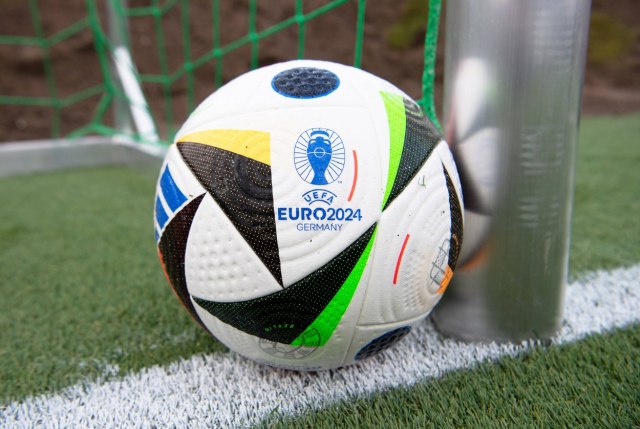 Ljubav prema fudbalu košta 150 evra – UEFA predstavila loptu za EURO 2024.