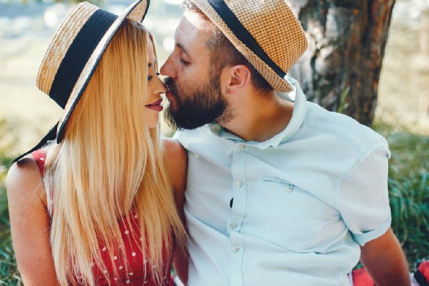 Ljubavni horoskop do 17. avgusta: Bik nalazi emotivno sidro, Lav otvara srce, a Ribe uživaju u nežnosti