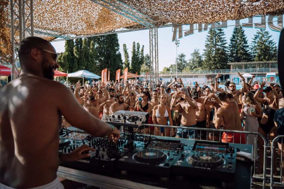 Ljubitelji aftera i žurki na bazenu, spremite kupaće - Lovefest objavio satnicu nastupa za Beefeater H2O Stage