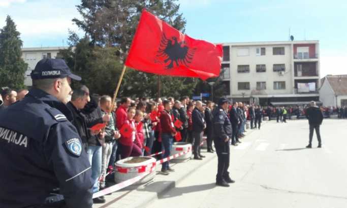 Ljudi iz Vlade prodaju jug Srbije albanskoj mafiji!?