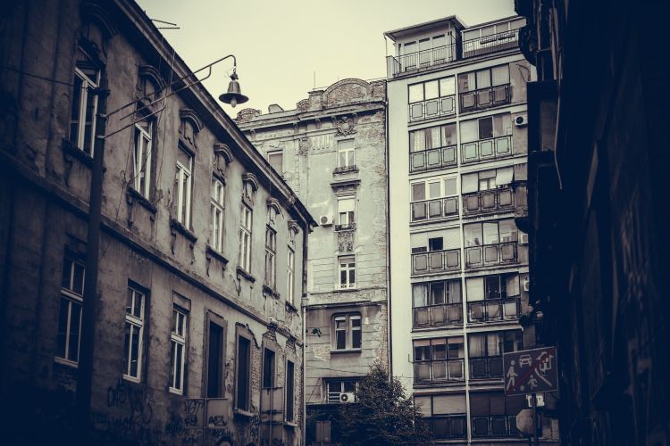 Ljudi napuštaju gradove, pada cena kvadrata u Srbiji