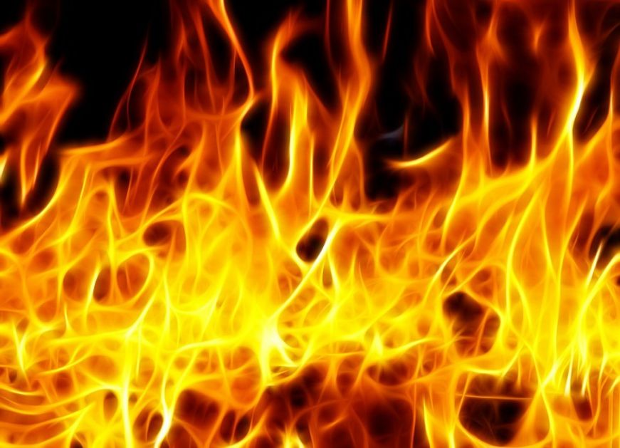 Lokalizovan požar u barakama na Novom Beogradu, nema povređenih