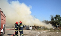 Lokalizovani požar kod Beograda, vatrogasci dežuraju