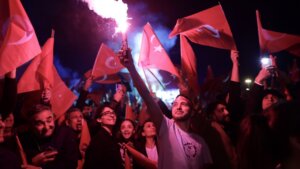Lokalni izbori u Turskoj: Opozicija vodi, u incidentima poginule najmanje tri osobe