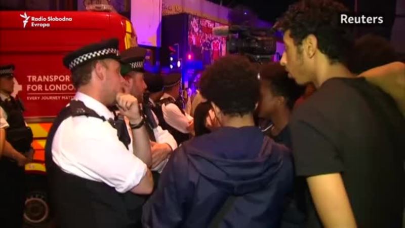 London: Kombi udario u vjernike koji su izlazili iz džamije