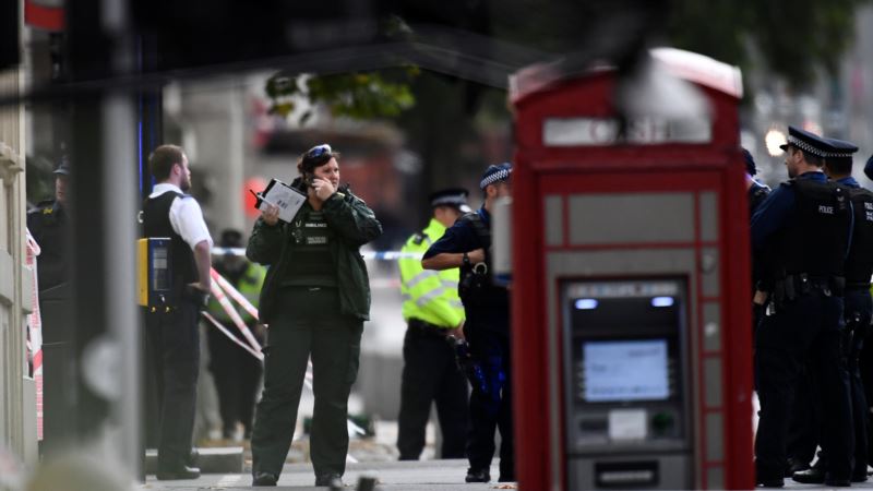 London: Nekoliko povređenih nakon što je vozilo udarilo u pešake 