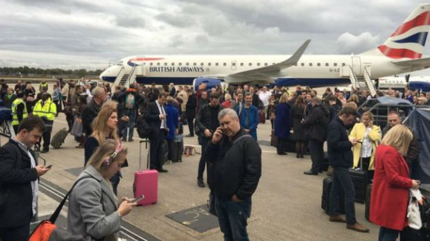 Evakuisan aerodrom u Londonu, 26 zbrinuto zbog gušenja