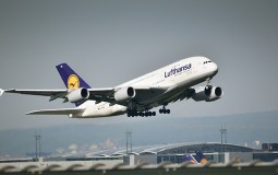 
					Lufthanza zbog štrajka otkazuje 1.300 letova u četvrtak i petak 
					
									
