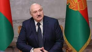 Lukašenko: Policija i vojska neće otići iz Minska dok god sam ja predsednik