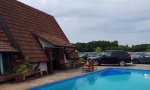 Luksuzna vila sa bazenom, skupi automobili: Ovde su žestoki momci orgijali sa Tijanom Ajfon i njenim starletama! (VIDEO)