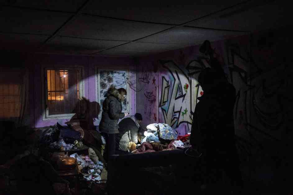 MAĐARSKA UVODI OKRUTNE MERE: Beskućnicima zabranjeno da noću spavaju na javnim mestima