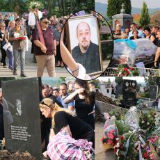 MAJKA I SUPRUGA PLAČU, BRAT GA U TIŠINI ŽALI: Slike sa Đošine sahrane skamenile su srca ljudi u Srbiji (FOTO)