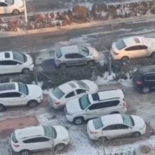 MAJSTORE SVAKA ČAST: Svi gledaju u beli automobil, ovo ni Hudini ne bi mogao da izvede (VIDEO)