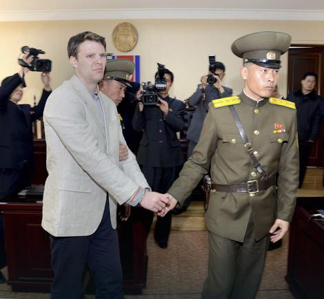 MAKAR JE STIGAO KUĆI Preminuo američki student koji je pušten iz Severne Koreje