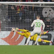  MAMMA MIA: Pogledajte kako je Svilar kao mačka branio penale i odveo Romu u osminu finala Lige Evrope (VIDEO)