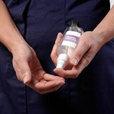 MESECIMA SE BORIMO PROTIV KORONE, A OVO NISMO ZNALI: Najčudnija posledica korišćenja gela za dezinfekciju ruku