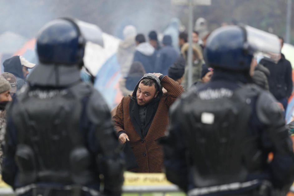 MIGRANT IZBODEN NOŽEM U SARAJEVU: Bio na autobuskoj stanici, policija utvrđuje da li je takav stigao u BiH