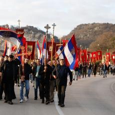 MILO KAŽNJAVA NEZADOVOLJAN NAROD: Srbi isticali trobojke tokom litija, policija reagovala, čeka se suđenje