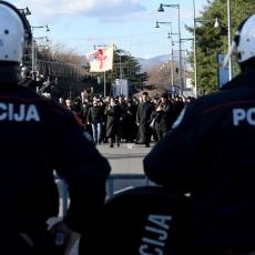MILOV REŽIM PRETI: Policija u stanju totalne pripravnosti u SVIM GRADOVIMA u Crnoj Gori!