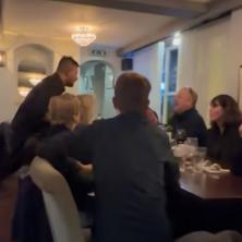MISTERIJA DOSTOJNA ŠERLOKA HOLMSA: Pogledala promociju indijskog restorana, pa prepoznala muža preminulog pre 10 godina (VIDEO)
