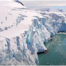 MISTERIJA NA ANTARTIKU: Naučnici ostali zbunjeni prizorom u ledu (VIDEO)