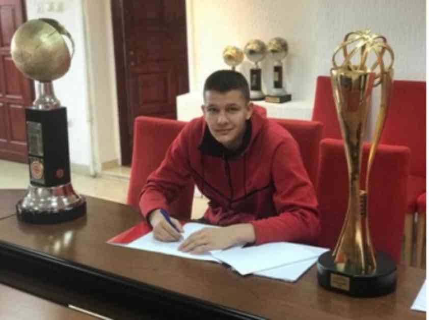 MLADI KOŠARKAŠ NA MALOM KALEMEGDANU: Arijan Lakić potpisao profesionalni ugovor sa Crvenom zvezdom