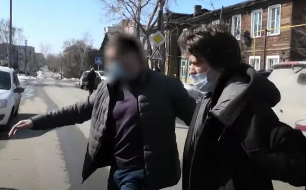 MLADI RUS (21) PLANIRAO DA RAZNESE DŽAMIJU: FSB pronašao bombu i planove za napade (VIDEO)