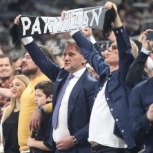MNOGO MI JE ŽAO: Ostoja Mijailović je morao da se obrati navijačima Partizana
