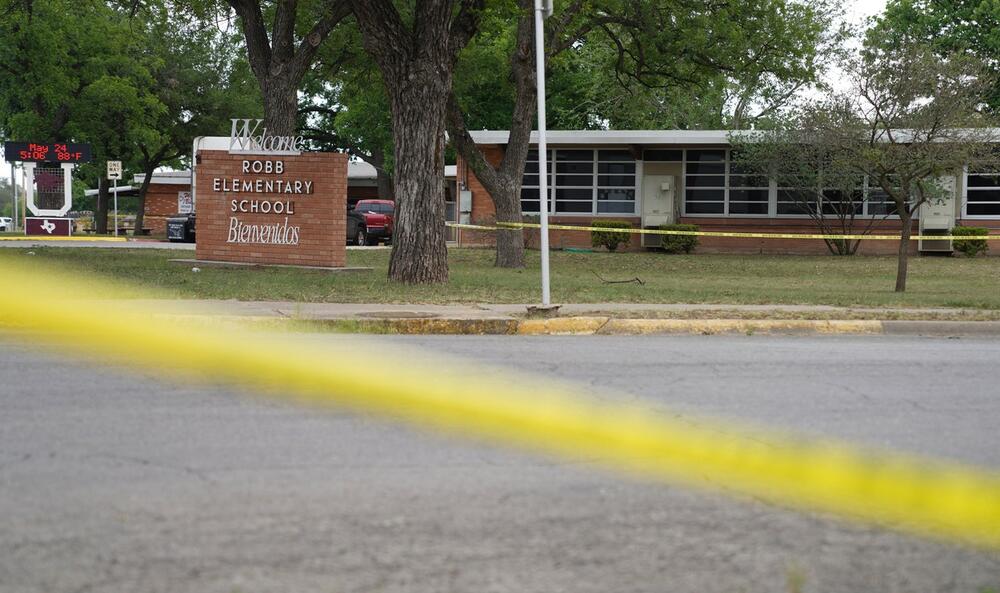 MOŽE LI SE UMRETI OD TUGE? Muž ubijene učiteljice u masakru u Teksasu preminuo pod nerazjašnjenim okolnostima