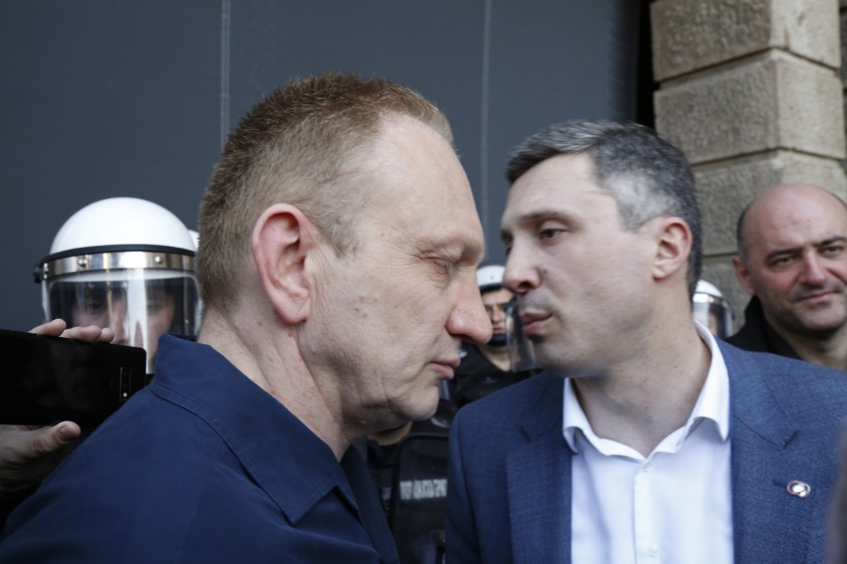 MUP: Policija NE PRATI Đilasa i Obradovića, manipulišu