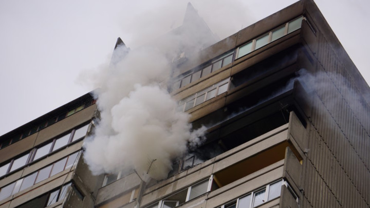MUP potvrdio: Lokalizovan požar na Voždovcu, jedna osoba stradala