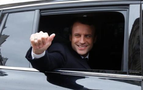 Macron odložio posetu Srbiji zbog nereda u Francuskoj
