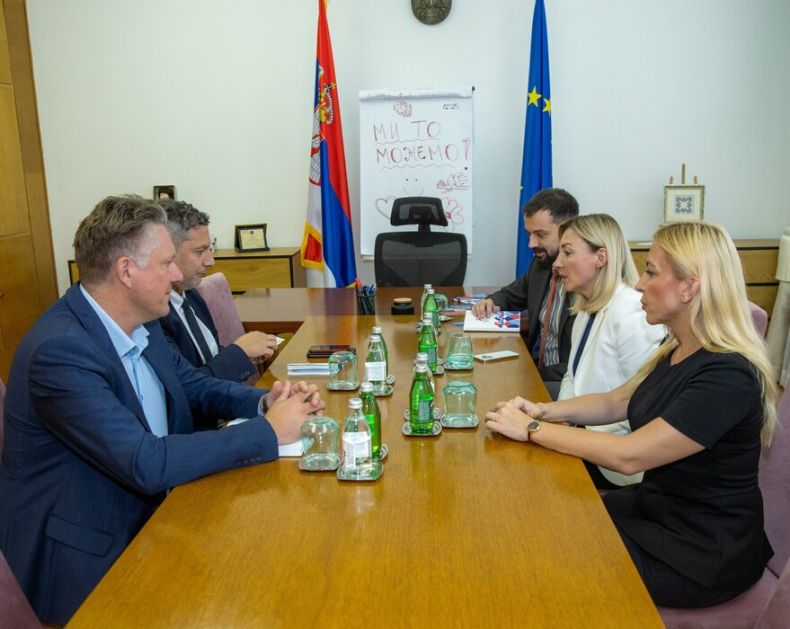 Macura razgovarala sa šefom misije Ambasade Francuske o podršci ženama u politici