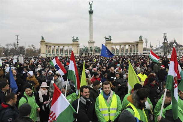 Mađari na ulicama, protestuju protiv Orbana