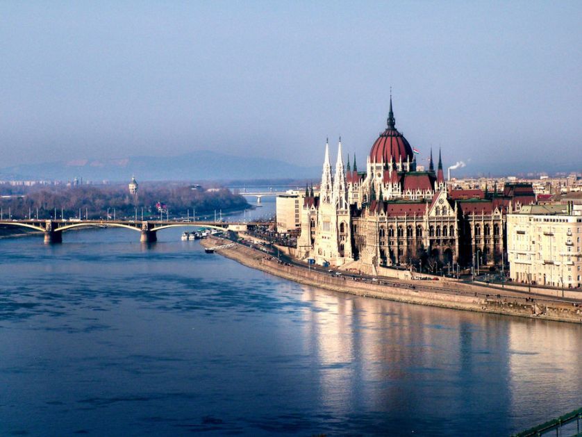 Mađarska: Usvojen prvi u nizu zakona protiv korupcije