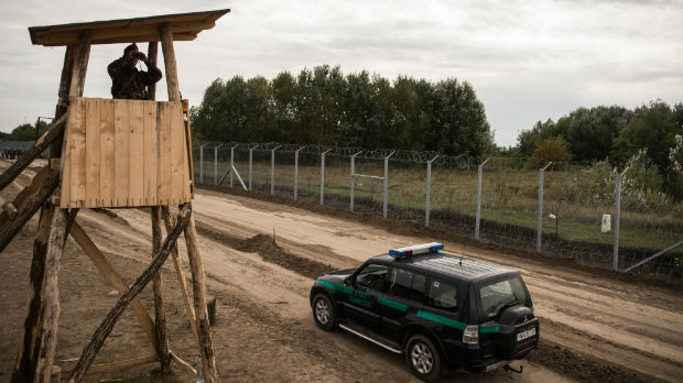 Mađarska policija privela 70 migranata kod granice sa Srbijom