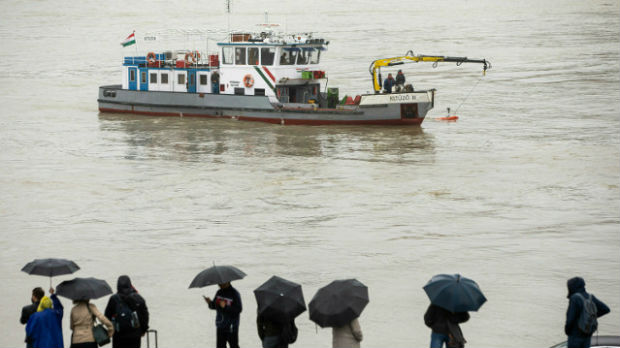 Mađarski ronioci u potrazi za nestalima u nesreći na Dunavu
