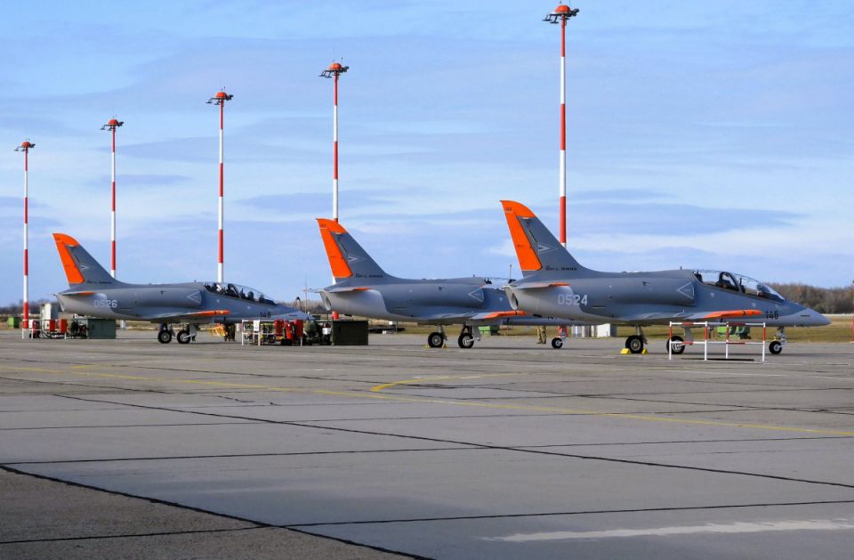 Mađarskoj isporučen poslednji transporter KC-390, stigla još tri školsko-borbena aviona L-39NG