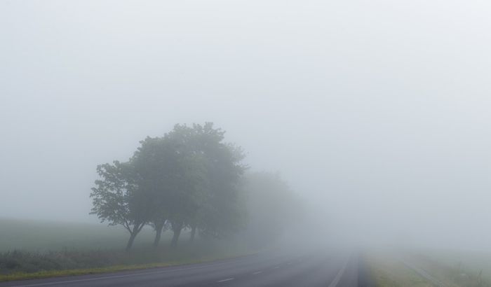 Magla u pojedinim delovima Srbije, oprez za volanom