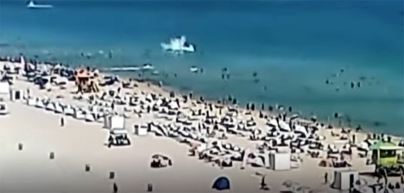 Majami bič: Helikopter se srušio na plaži u blizini kupača