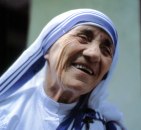 Majka Tereza: Svetica ili problematična ličnost?