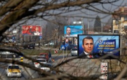 
					Skoplje: VMRO-DPMNE proglasio pobedu, SDSM kaže fifti-fifti 
					
									